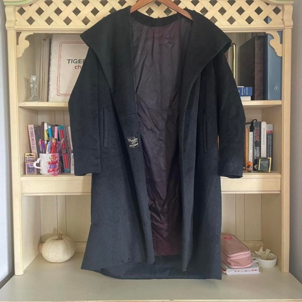 Vintage‎ 100% Alpaca Fur Coat Regal Winter
